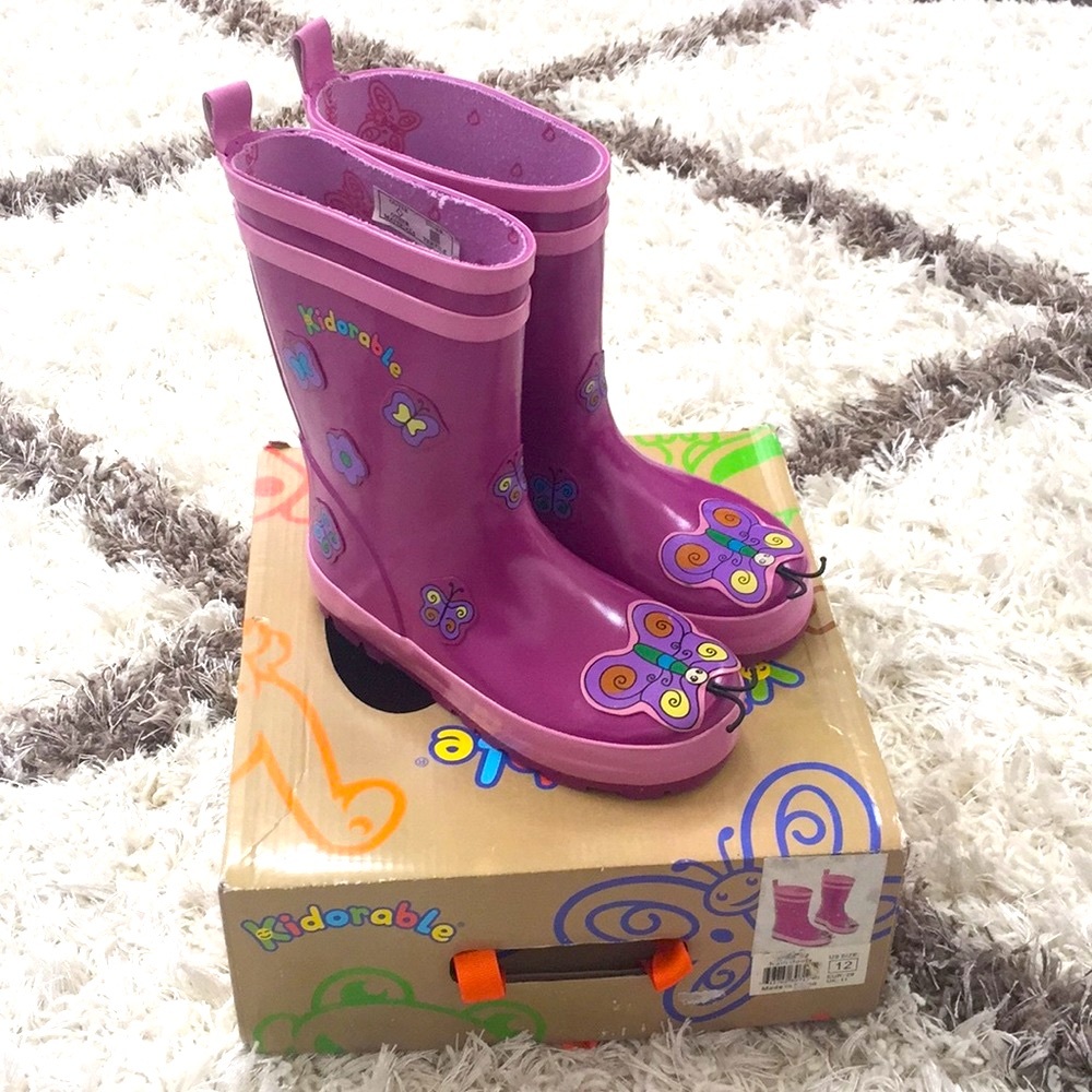 Kidorable Rain Boots Size 12 with box !
